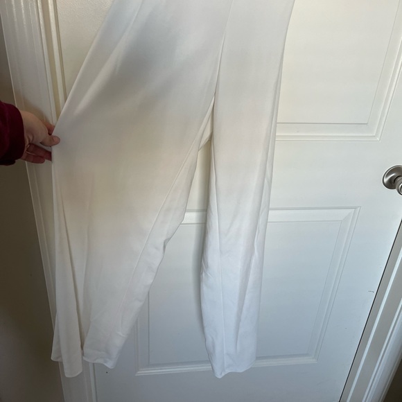 White jumpsuit, Large, with halter top and open back. - Picture 4 of 5